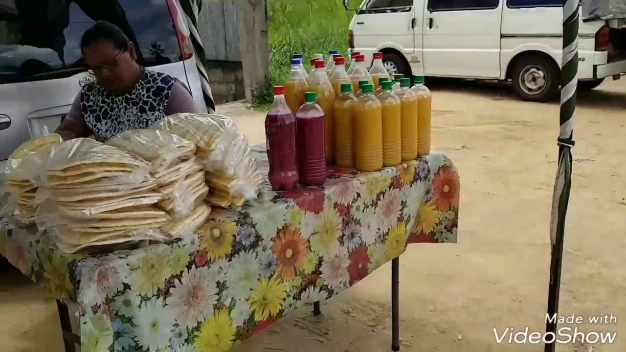Vlooien markt/flea market  in Suriname september 2017
