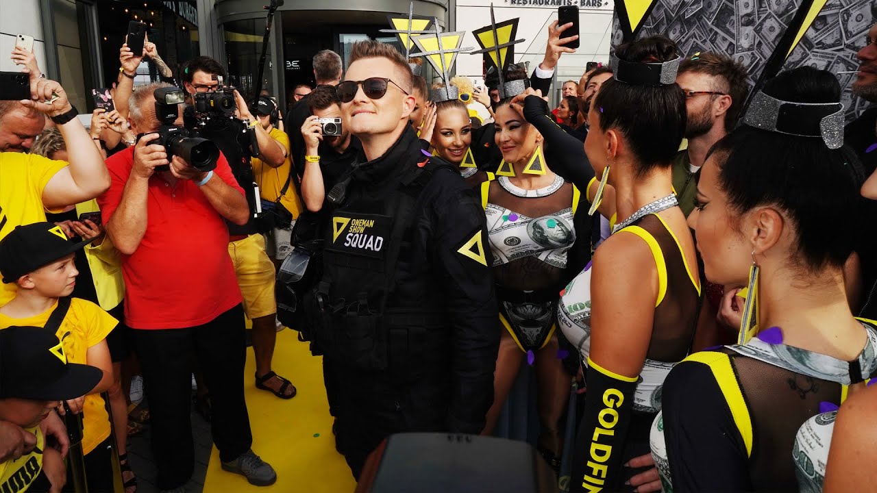 Kazmův film prolíná realitu s fikcí, tekly i slzy. Diváci se mají účastnit hry o miliony