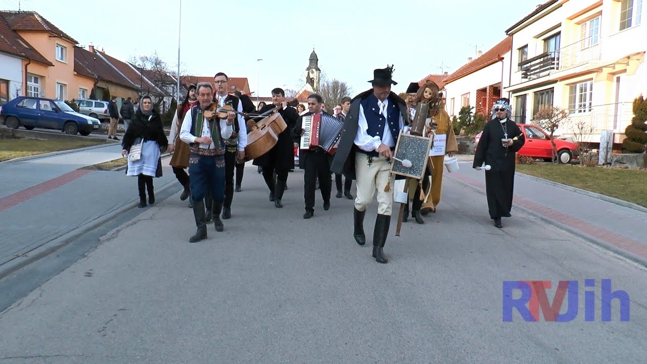 Na velkopavlovické ostatky dorazil zápasník sumó, žába i pašík!