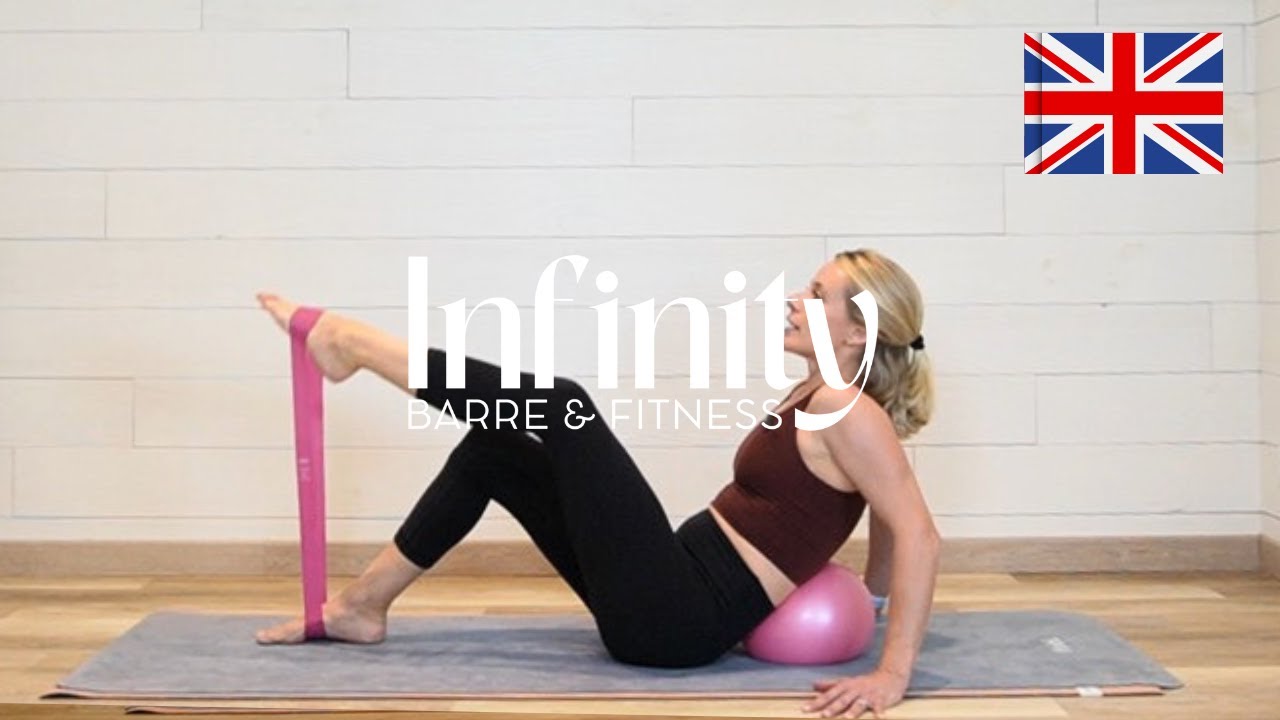 🇬🇧 Full Body Barre on the Mat 🍑 Pilates Ball & Strong Band | Mindful Strength