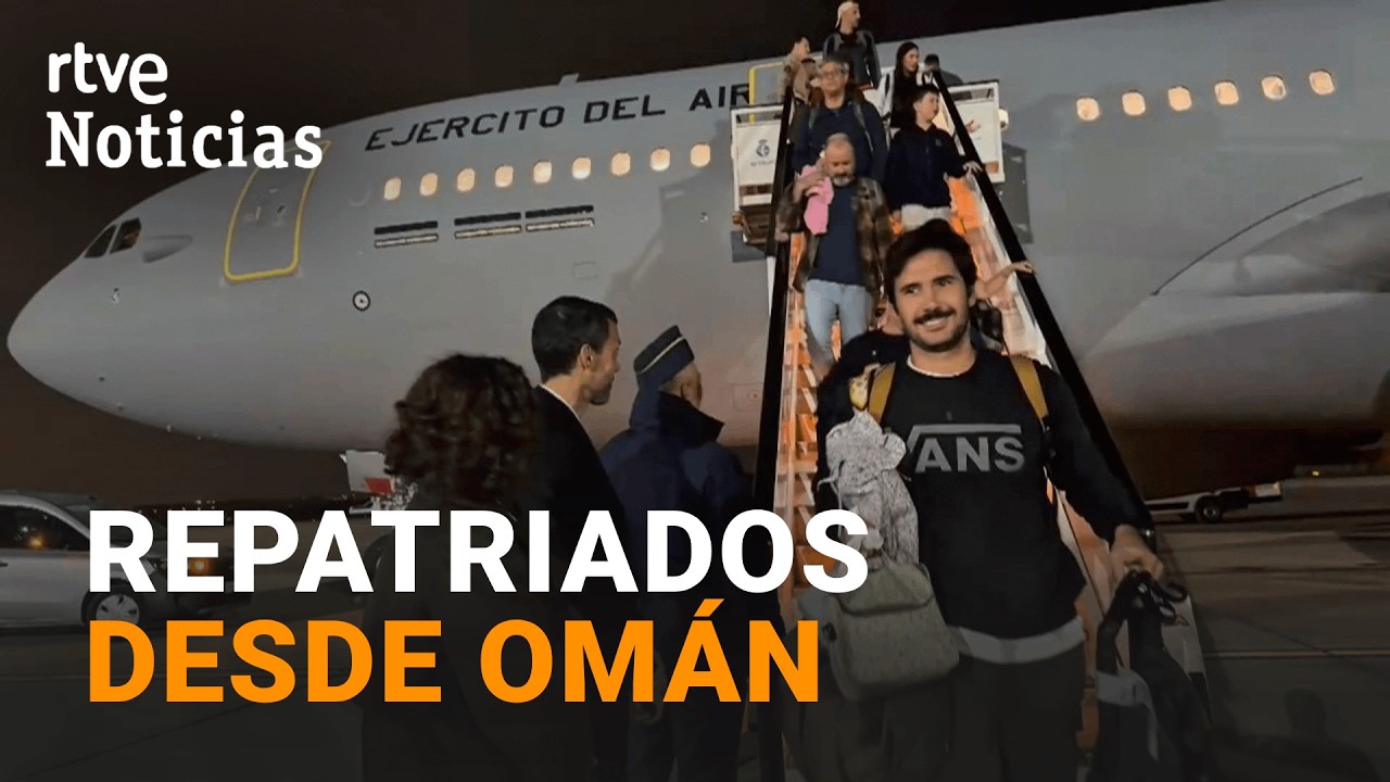 GUERRA ORIENTE MEDIO | Un AVIÓN con 171 ESPAÑOLES REPATRIADOS ATERRIZA en TORREJÓN | RTVE Noticias