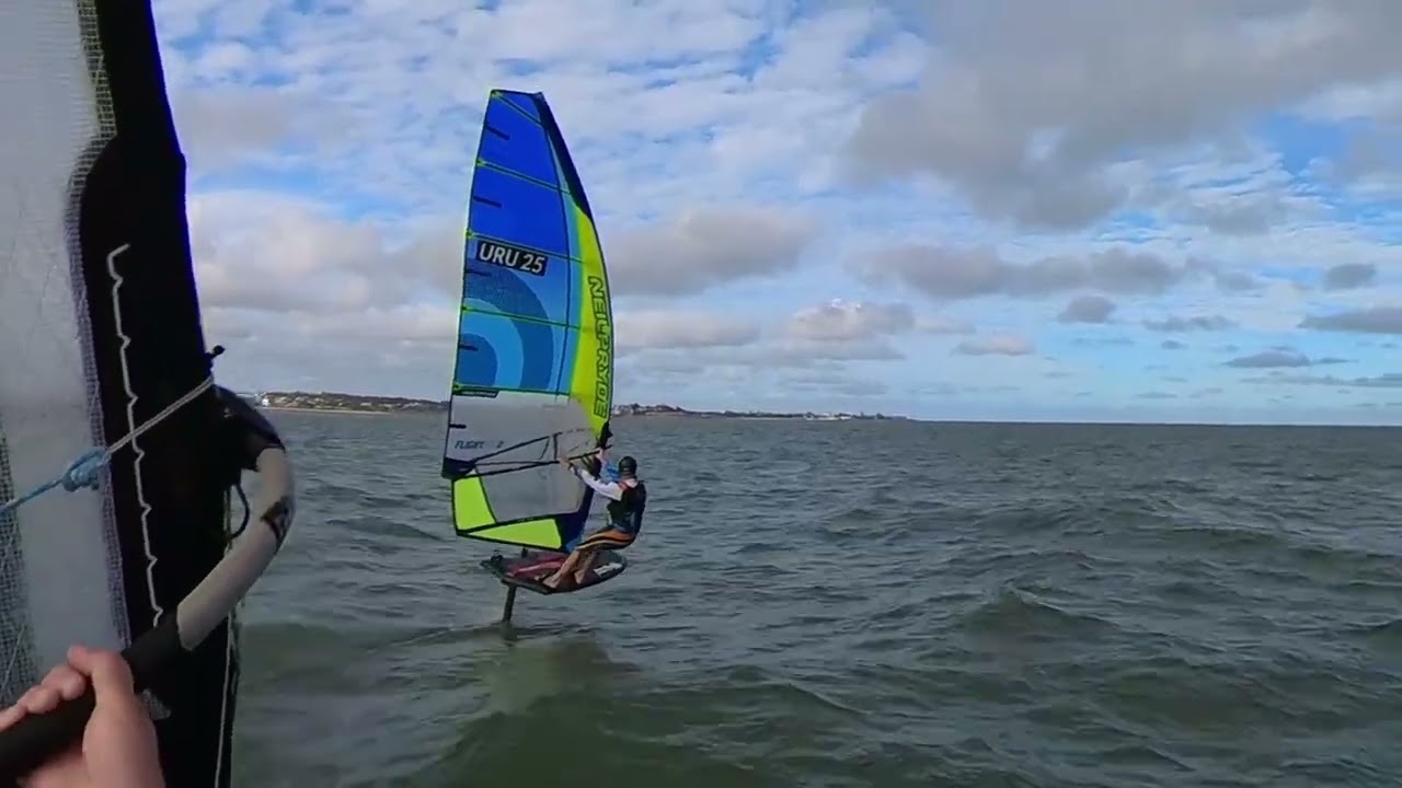Sesión de Windfoil en Montevideo | Volando sobre el agua junto @manlioferrari8030