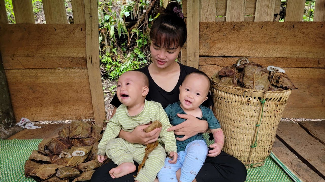 Mom and her two children went looking for ant eggs to make cakes and sell them