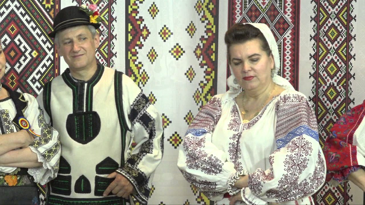 Ana Almasana Ciontea - Oare ce cuc mi o cantat