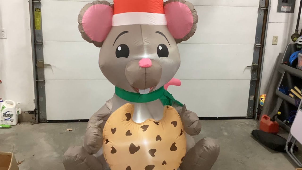 [REVIEW] NEW FOR 2024 Gemmy 6.5ft Animated Airblown Inflatable Mouse Eating Cookie