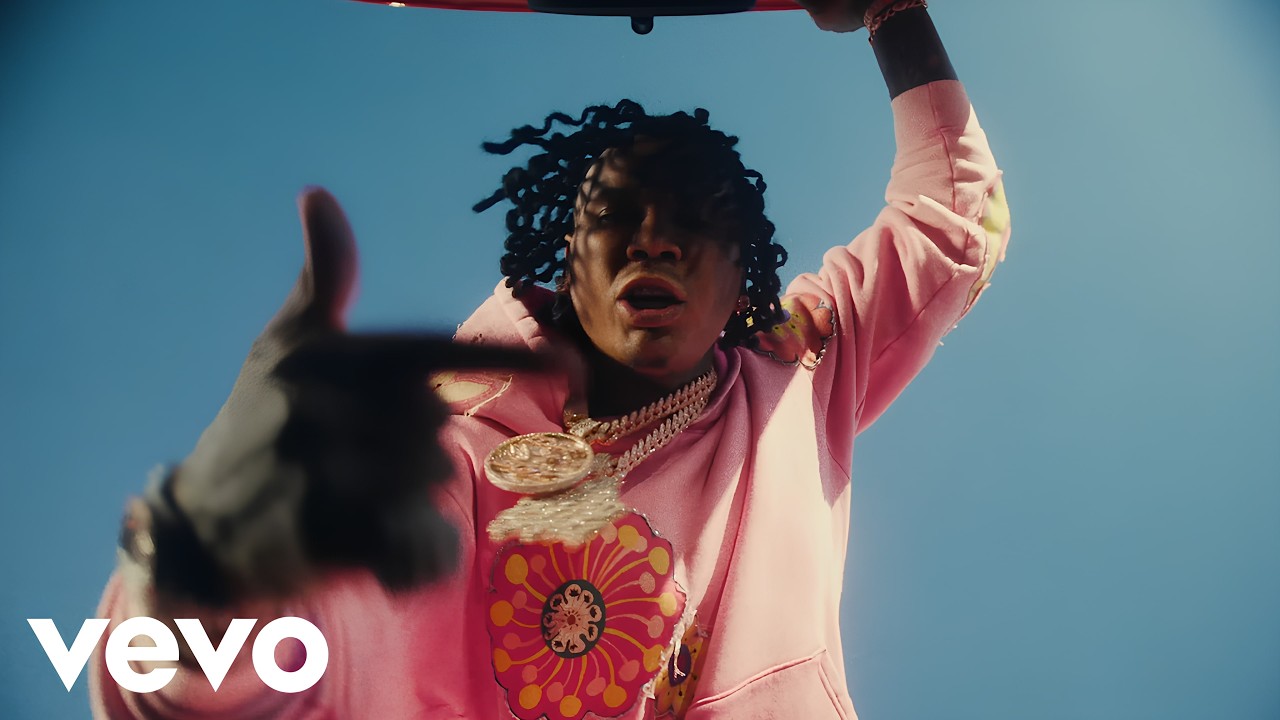 Moneybagg Yo ft. Est Gee & Big30 - Facts To The Streets [Music Video]