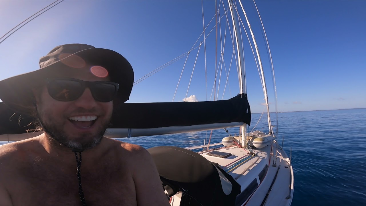 Sailing Lady Musgrave, Lady Elliot, Fraser & Moreton Islands