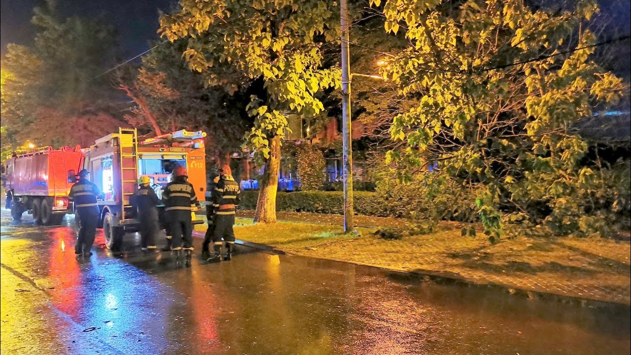 Urmările furtunii din Hunedoara