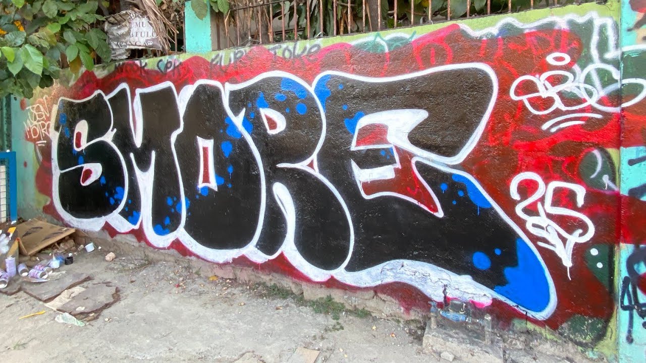 SMORE GRAFF ARTventure: EP_008 - Graffiti Piece using Valspar and Lego combo!