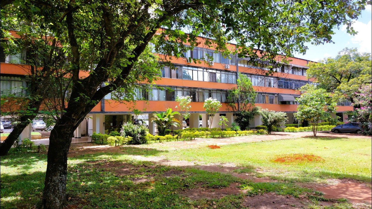 Brasília - SQS 414 - Com um comércio de produtos orientais