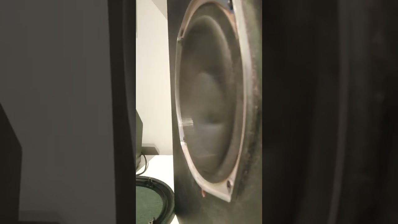 creative inspire p800 bass test  (kinny zimmer - rozmazana kreska)