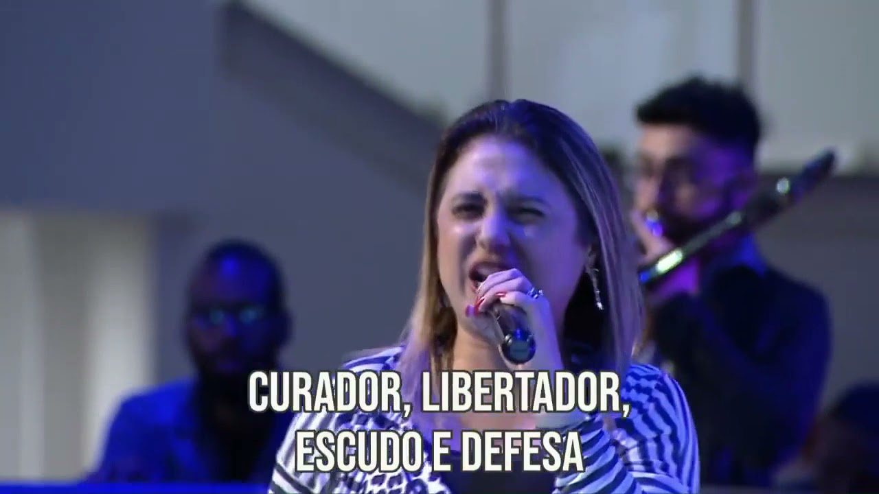 A Autoridade Que Ela Louva É Sobrenatural❗❗❗🔥😱 Deus tu és Santo - Daniele Cristina