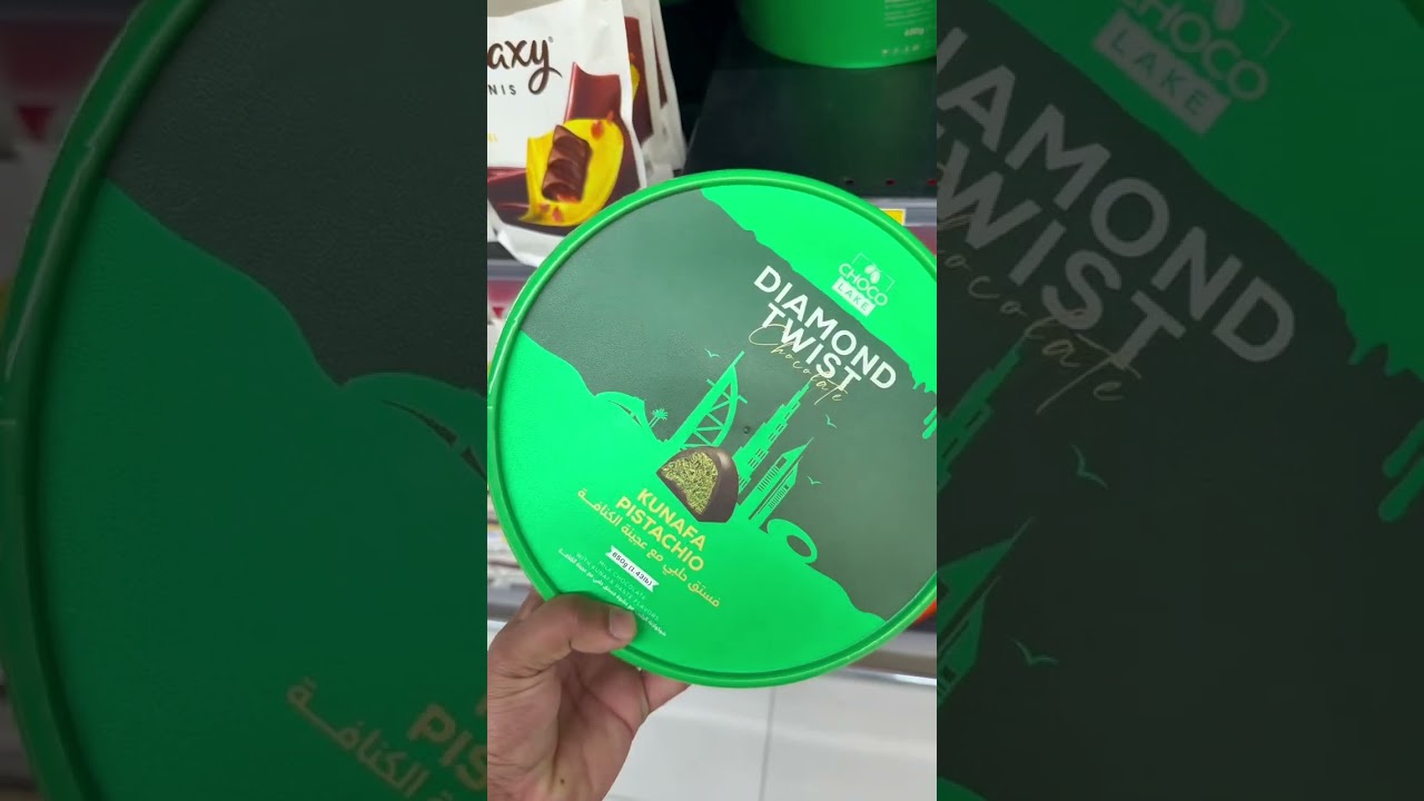Viral Dubai Pistachio Kunafa Chocolate #food #kunafachocolate #dubaichocolate #pistachiochocolate