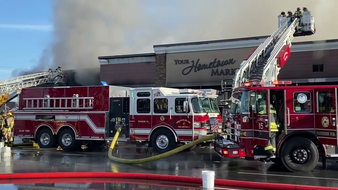 2/15/24 - 4 Alarm Fire At Martin’s Country Store in Ephrata, PA
