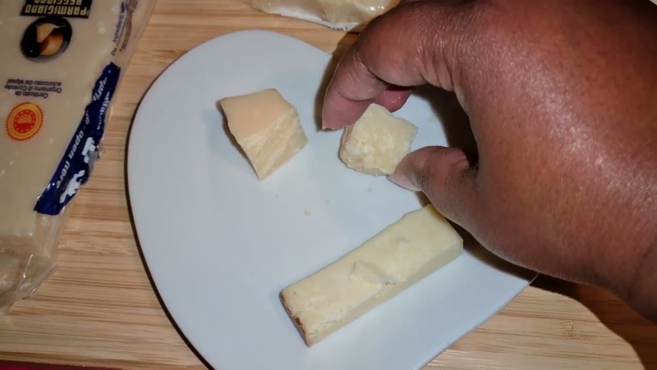 A quel PARMESAN se vouer | Parmigiano Reggiano vs Grana Padano vs Pecorino Romano
