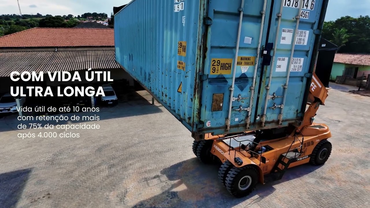 Greener Lifting: Hangcha Brasil’s First Lithium Reach Stacker!