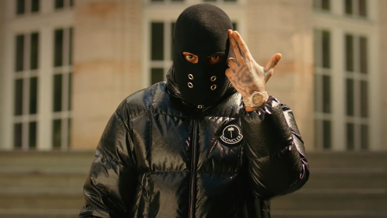 YAKARY - PLAYBOY BUNNIES SLOW DOWN (OFFICIAL 4K VIDEO) PROD.BY Kevboyg 