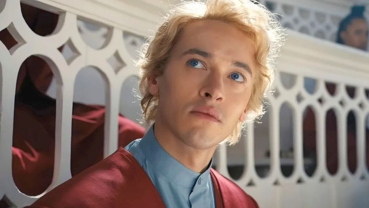 Tom Blyth on Book Fans, Iconic Roles & Rom-Com Magic! 📚🎬❤️