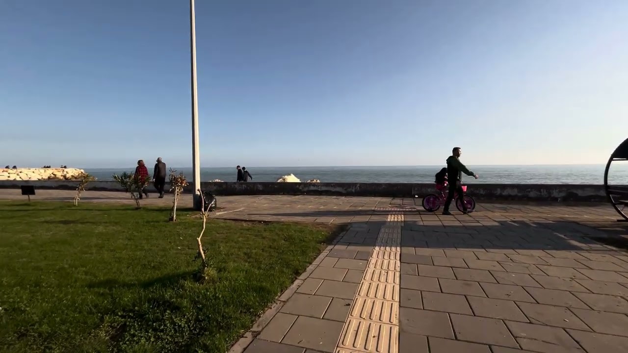 A beautiful sunny vibe along the promenade