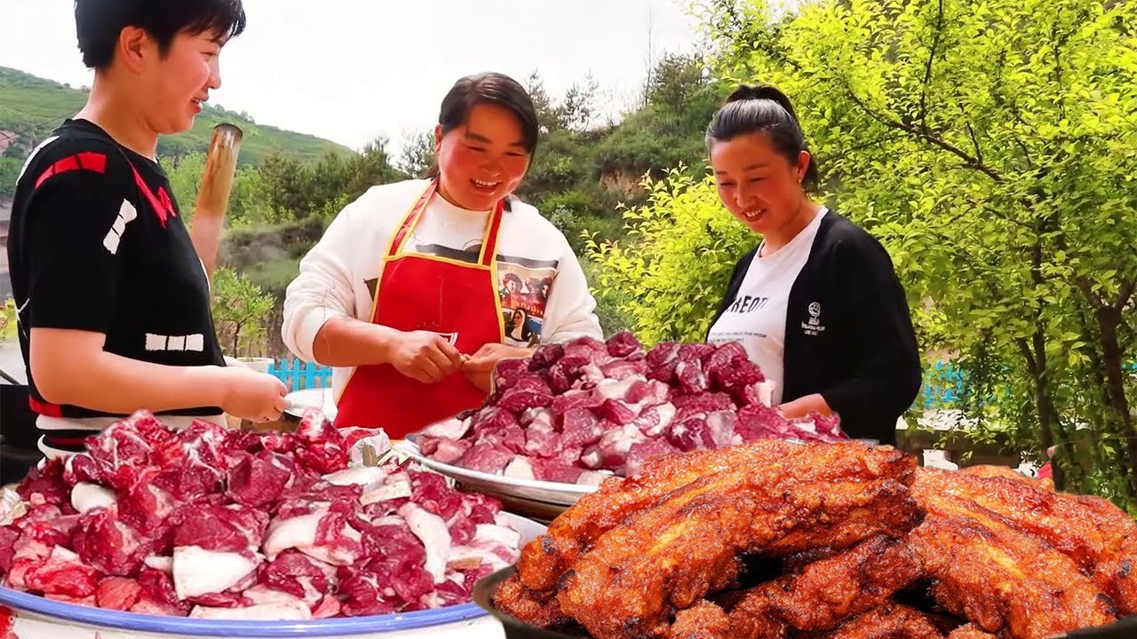[Коллекция] Я пошел в дом сестры Ся, чтобы съесть блюдо из свинины S. 50 фунтов мяса были приготовл