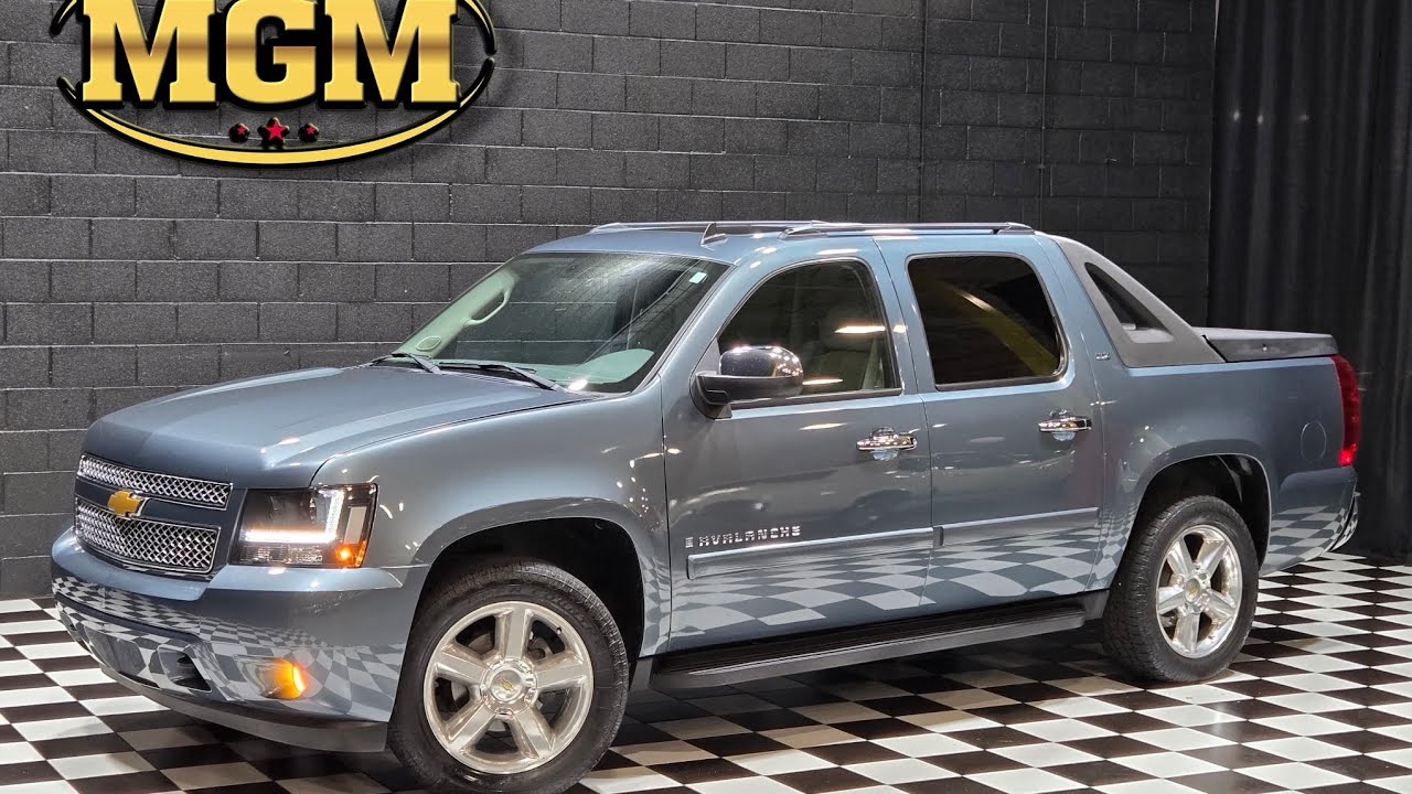 08 Chevy Avalanche LTZ 4x4 Rust Free Leather Moonroof Navigation Well Maintained Non-Smoker FOR SALE