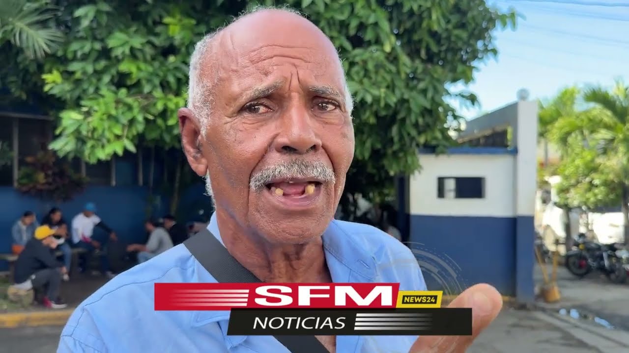Ahora mismo Padre deshereda públicamente su hijo en el cuartel policial de San Francisco de Macorís