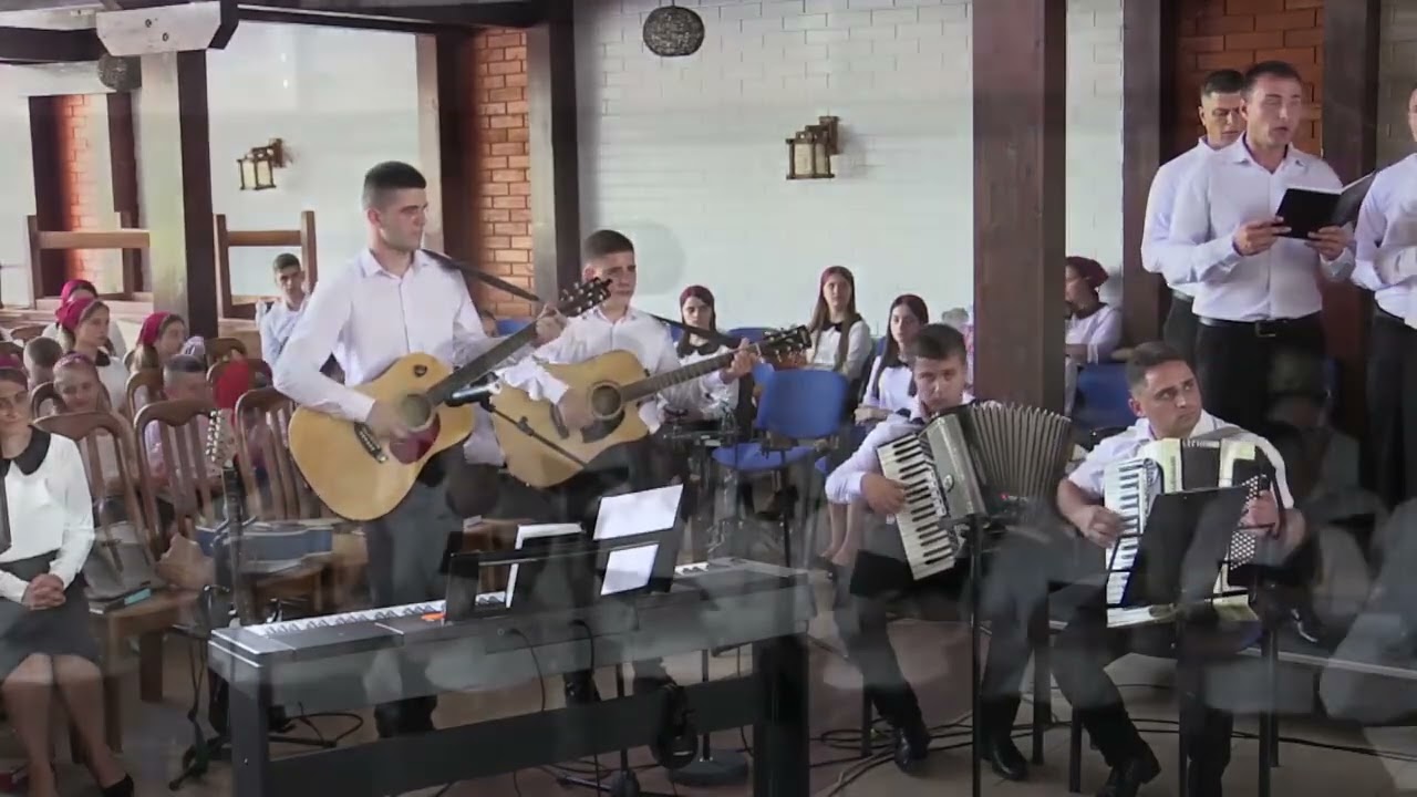 Свидетели Иеговы с Украины,мужской хор,песня на рум.языке ‘’Fericire este-n omul…’’
