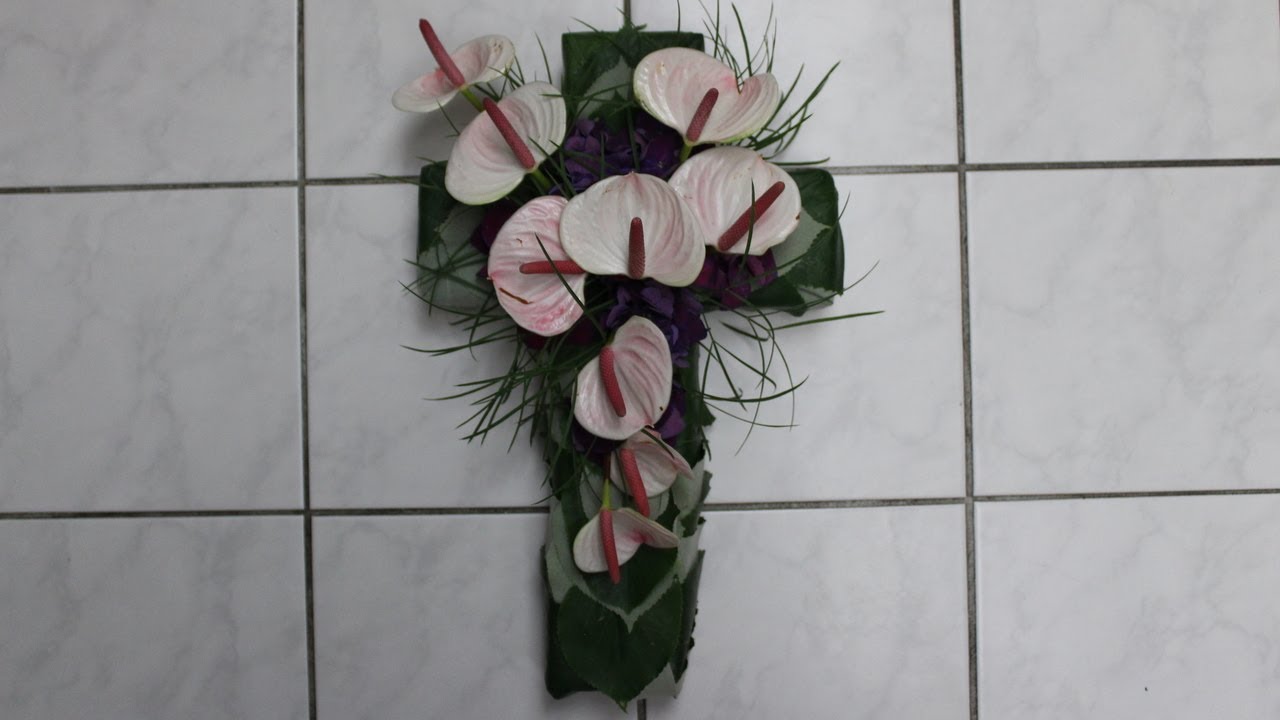 Trauerfloristik -  Kreuz als Grabgesteck selber machen.  ❁ Deko Ideen mit Flora-Shop