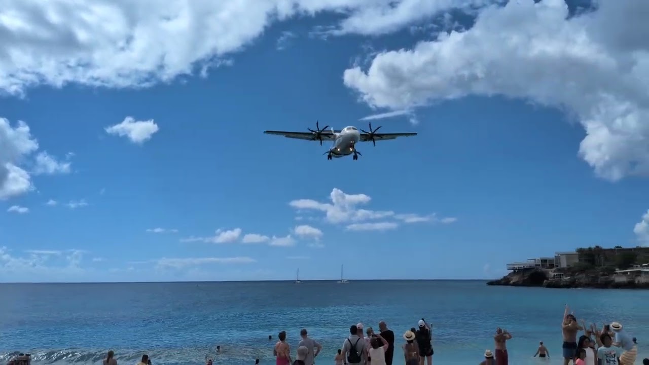 Maho Beach Planes