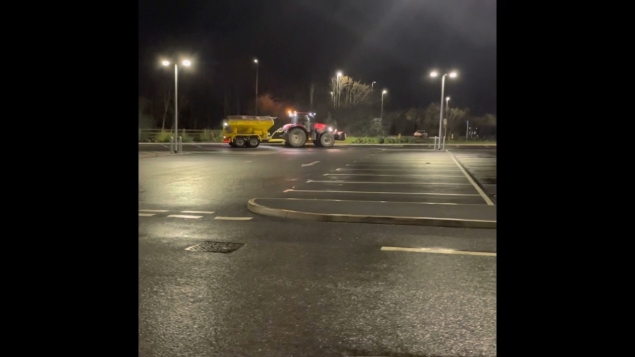 Gritting using a Vale Pozi-Feed TS6000