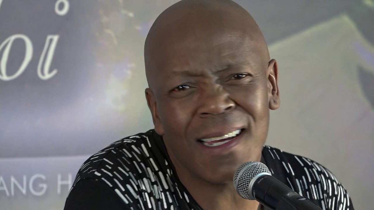 Teboho Moloi - Motho Mang Le Mang (Live)