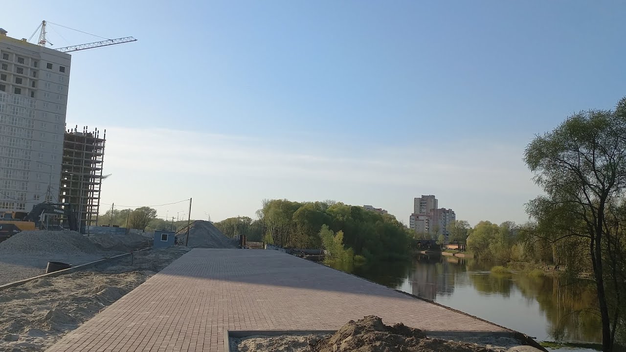 Строительство набережной и улицы Братьев Ткачёвых в микрорайоне Деснаград в Брянске 21.04.2025
