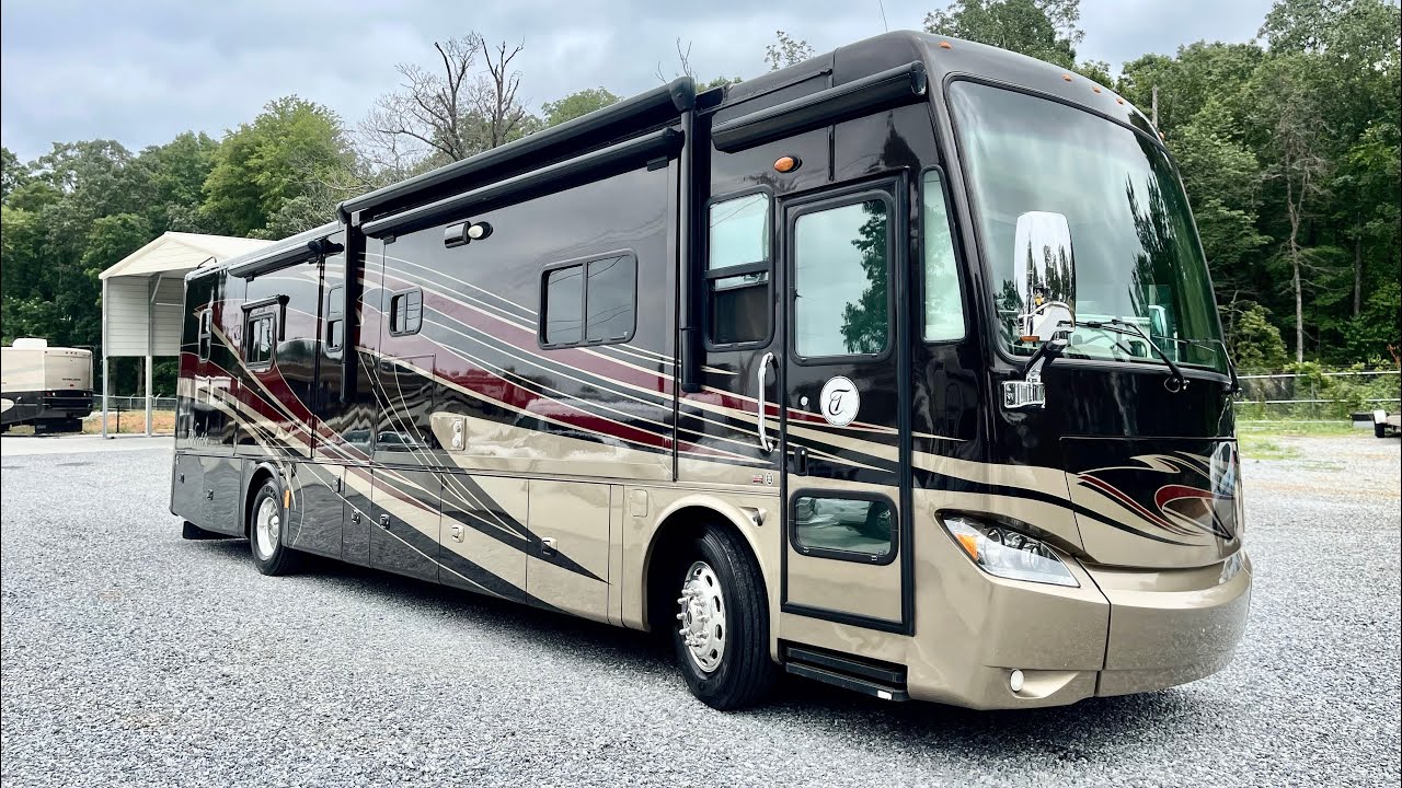 2013 TIFFIN PHAETON 40QBH BATH 1/2 COACH $165000