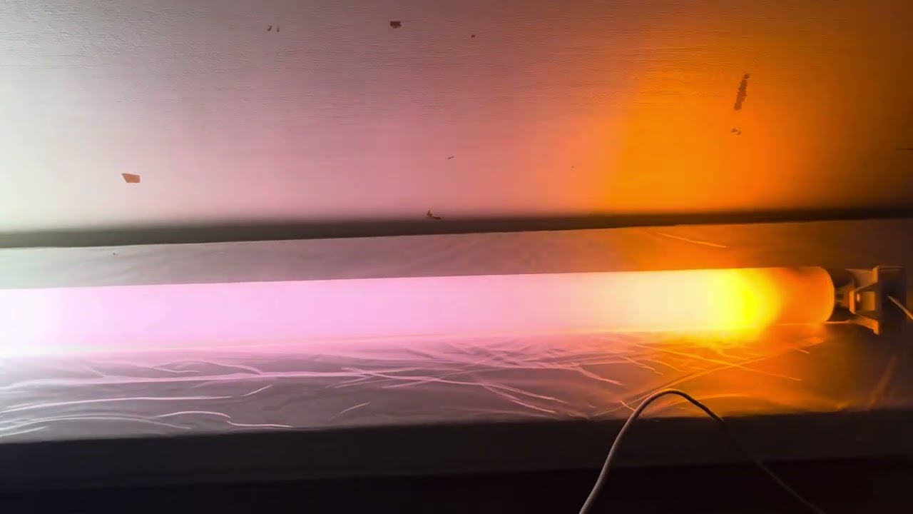 EOL PIŁA (Philips) 18W/865 T8 fluorescent tube burn out
