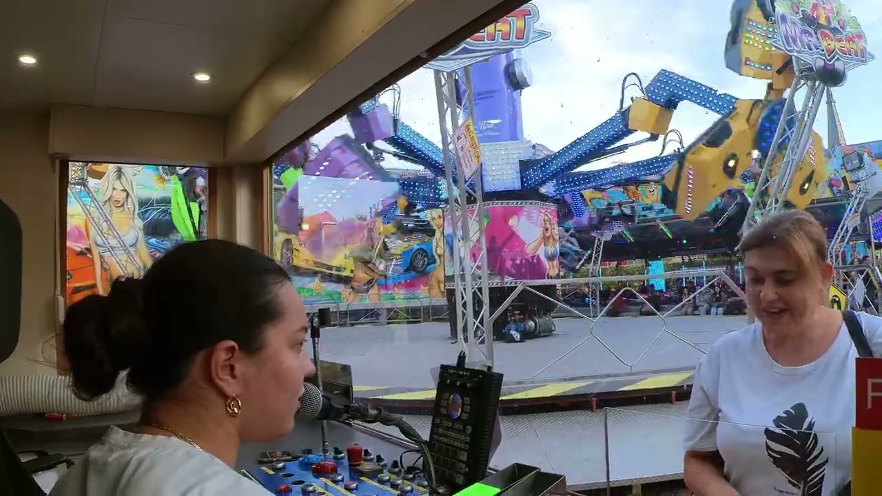 Operator view (Paybox View) Mr Beat (Schaak) Burg Kirmes (Kermis)(Funfair) Erkelenz 2022