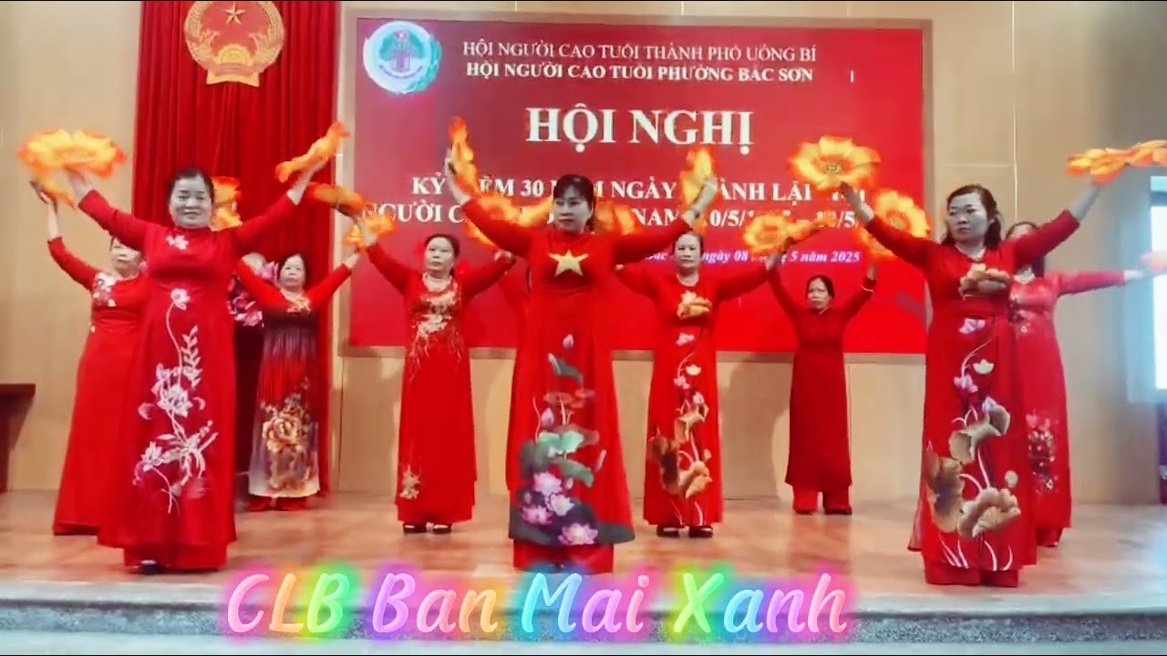 Múa hoa Tuổi Cao Gương Sáng Rạng Ngời Núi Sông. ( CLB Ban Mai Xanh)