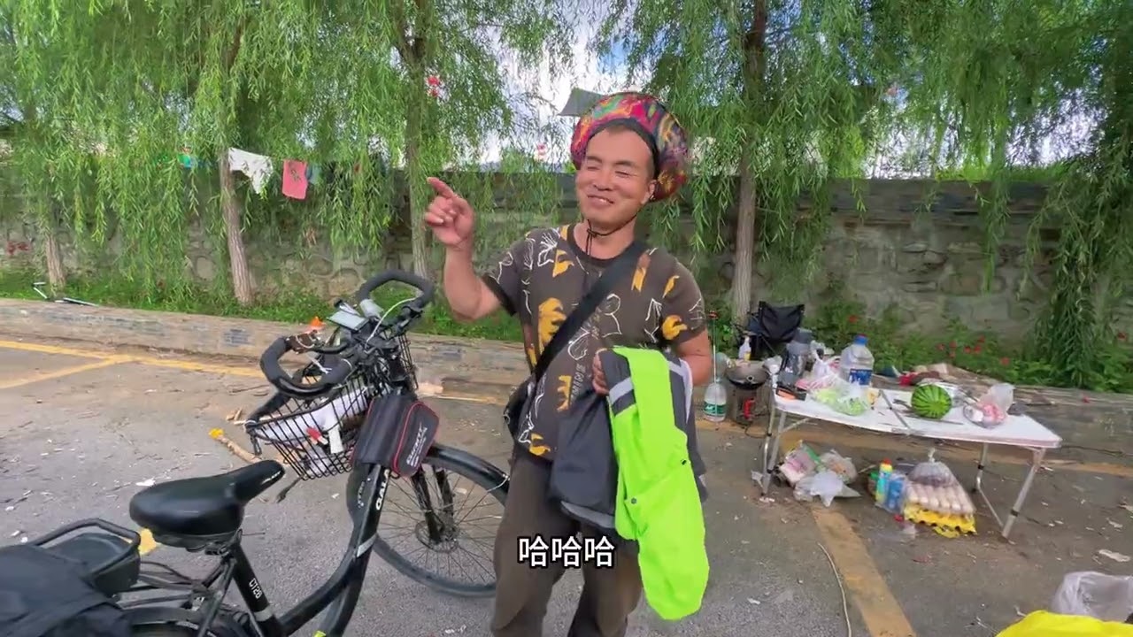 安徽小伙生意失败负债60万，负重3百多斤骑行，真替他捏了一把汗#西藏 #骑行 #无人区