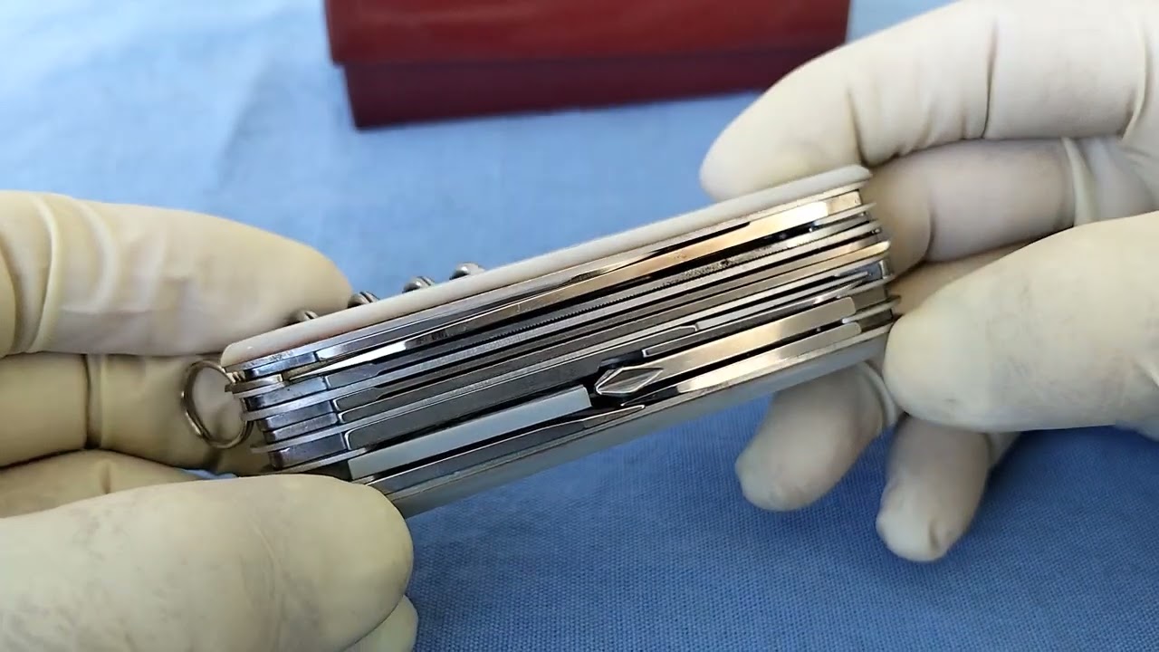 VICTORINOX CHAMPION C. MOTHER OF PEARL. UNA JOYA ENTRE LAS JOYAS!