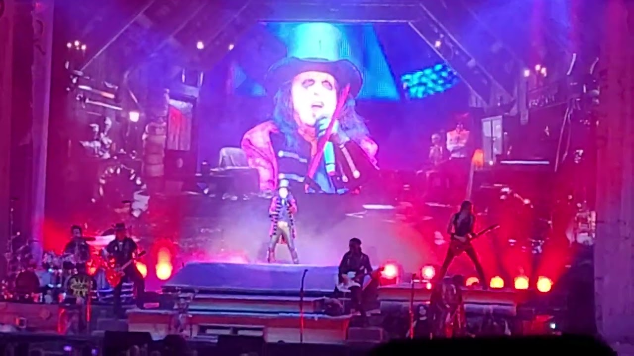 Alice Cooper - Show Start/Who Do You Think We Are/ Spark in the Dark @PNC Music Pavilion 9/20/25
