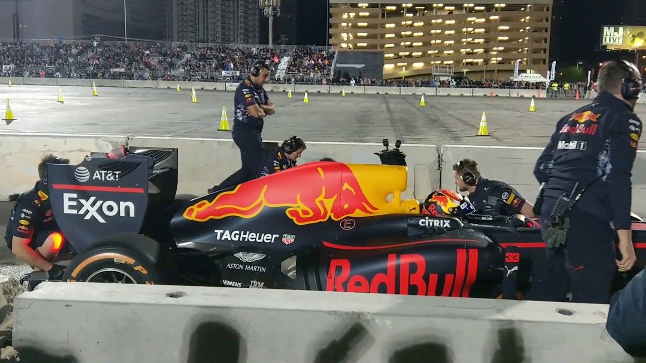 Red Bull F1 starting up and drifting action at the SEMA ignited show 2017!