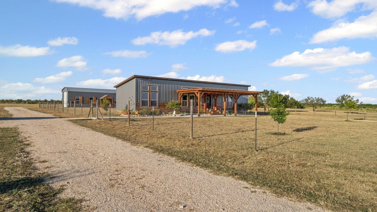 140 Homestead Dr, Lampasas, TX