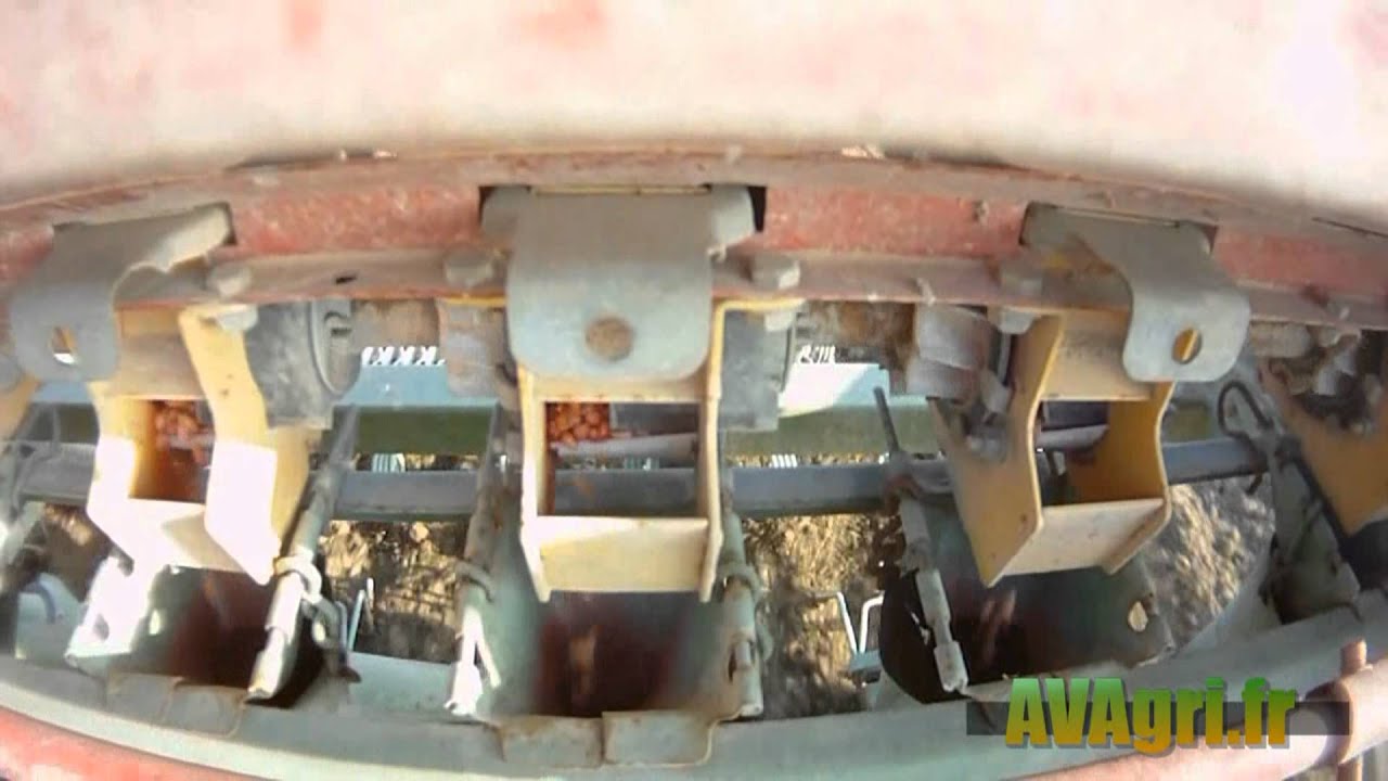 CASE IH 1255 XL et semoir NODET au semi d'orge en 2012
