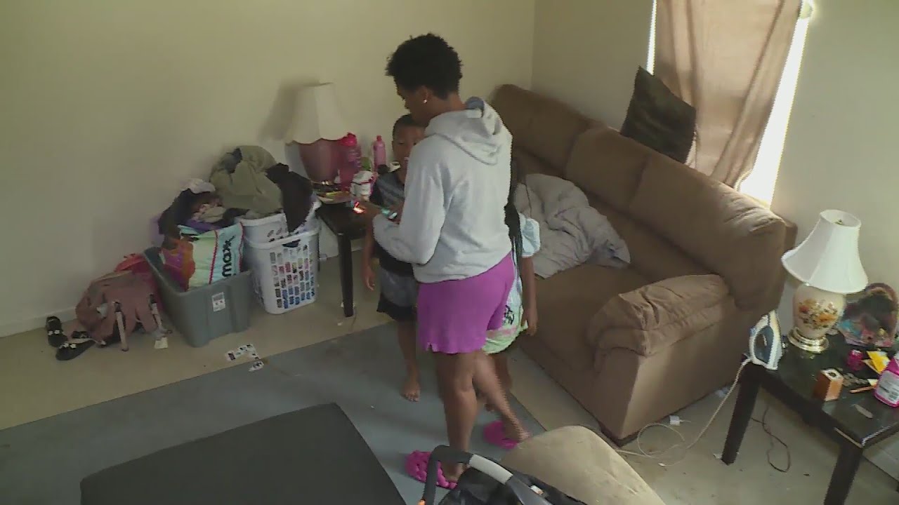 Mother of 4 stuck in condemned taxpayer-funded apartment