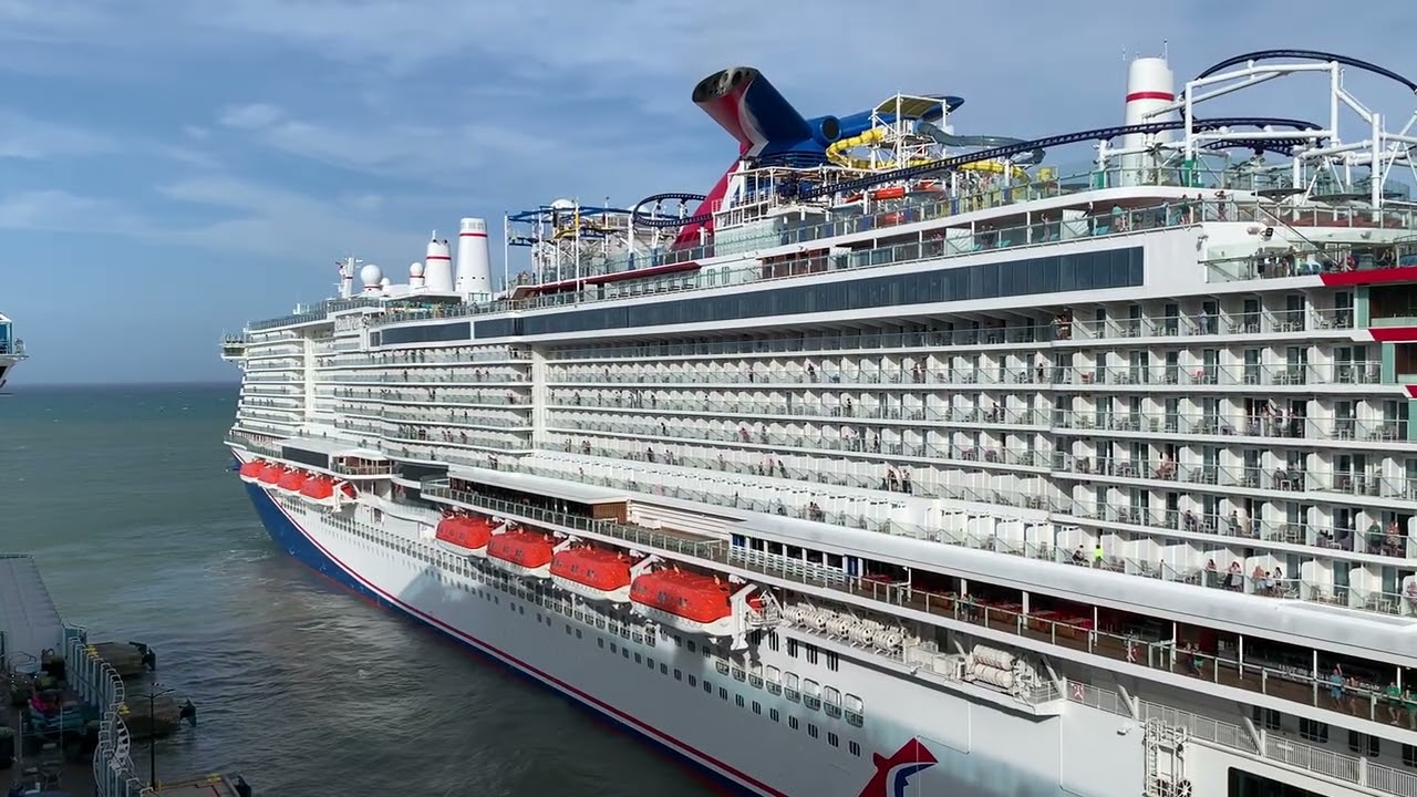 Mardi Gras departing Amber Cove with a horn salute with Star Princess (March 17 2026)