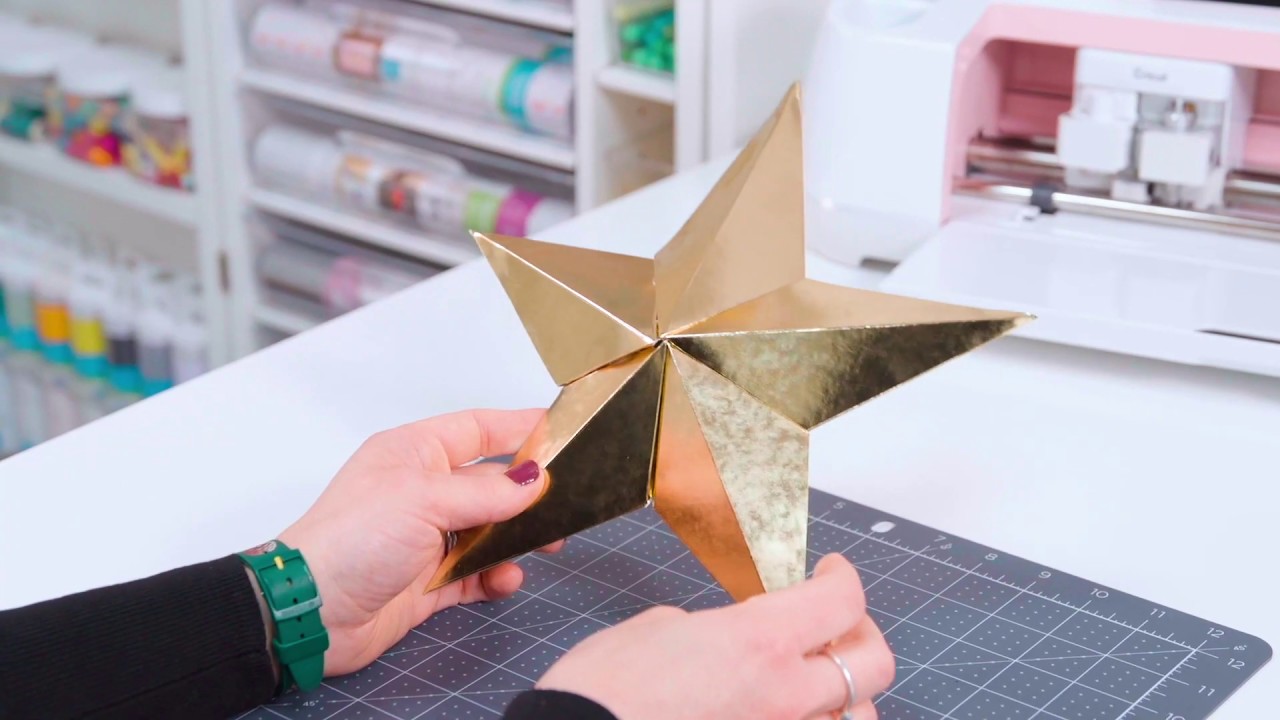 Cricut Christmas Calendar: Day six (Decorative 3D Stars)