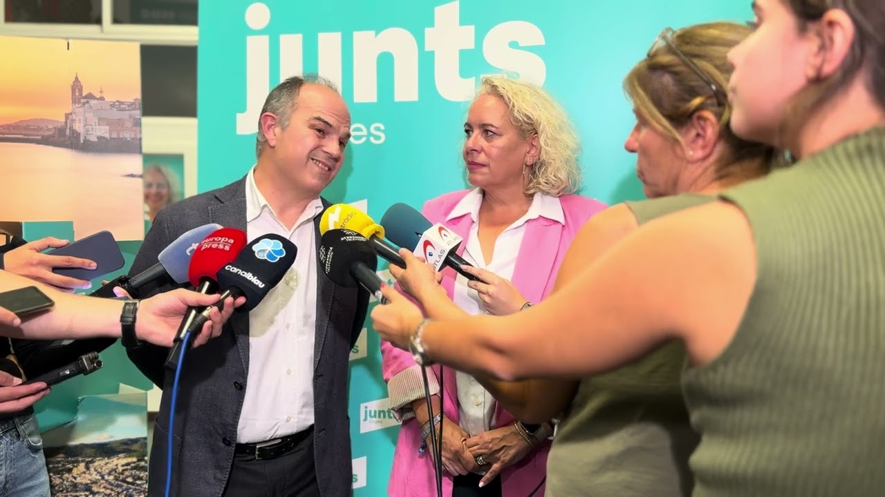 Roda de premsa de Jordi Turull, secretari general, i Mònica Gallardo, portaveu de Junts per Sitges.