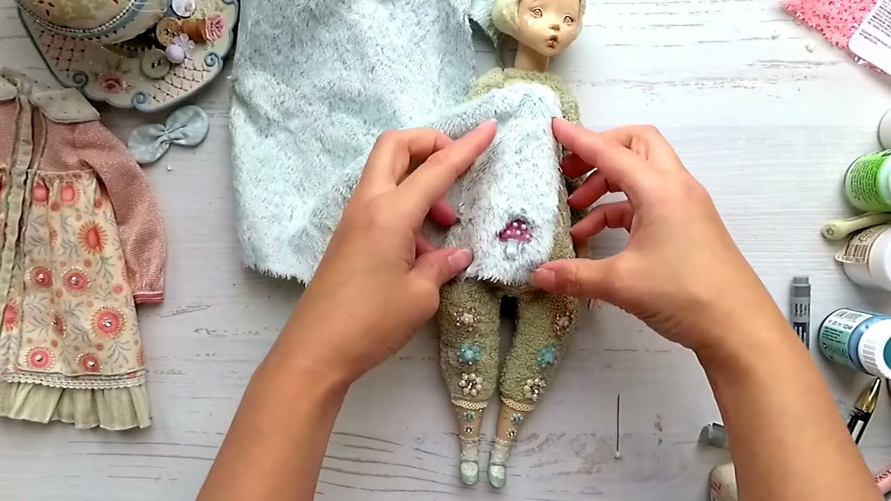 Пара советов по декорированию авторских Teddy Doll: использование контурного геля и рисунки акрилом.