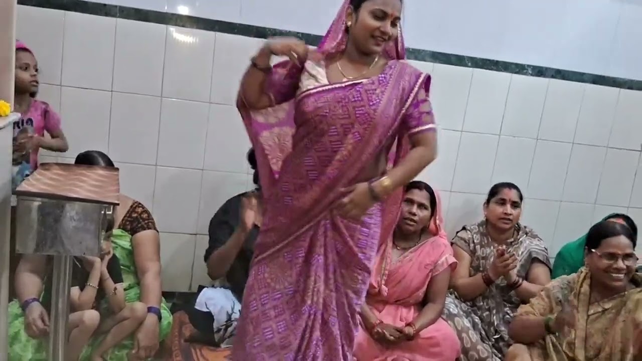 सज धज के बैठी है मैया हमारी कहीं लग जाये न नजरिया|(devi geet)|@Manju.Rajbhar1986,chhaya #devigeet