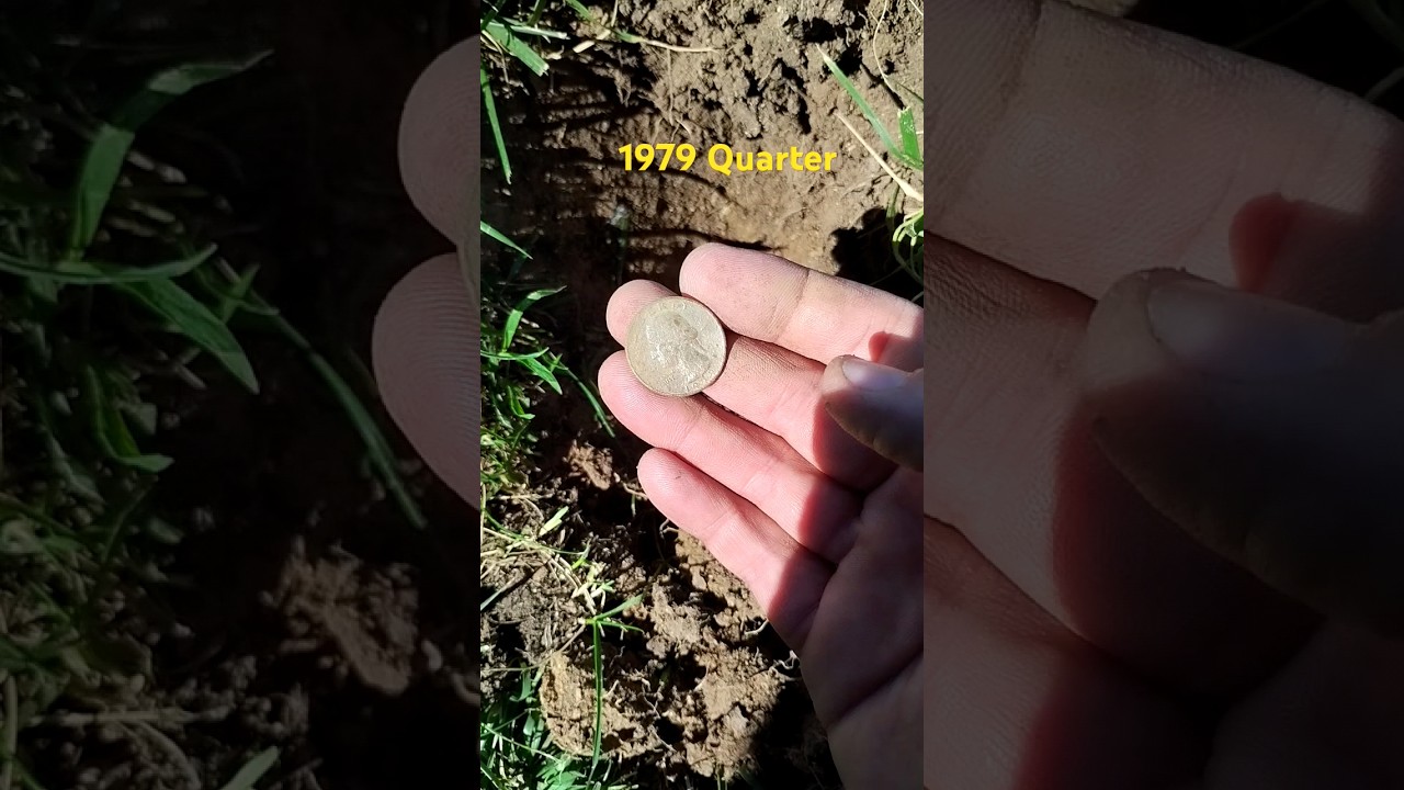 Metal Detecting: Wow look at what I found another quarter.