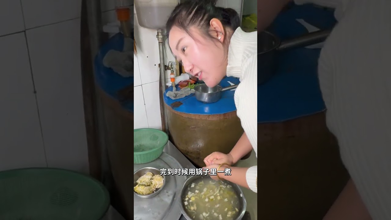 大冷天和汆锅底太配了！ #汆锅底 #火锅 #农村生活 #东北猫冬生活 #记录真实生活
